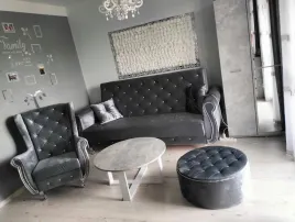 wersalka-glamour-sofa-rozkladana-kanapa-fotel-uszak-i-pufa-komplet-mebli