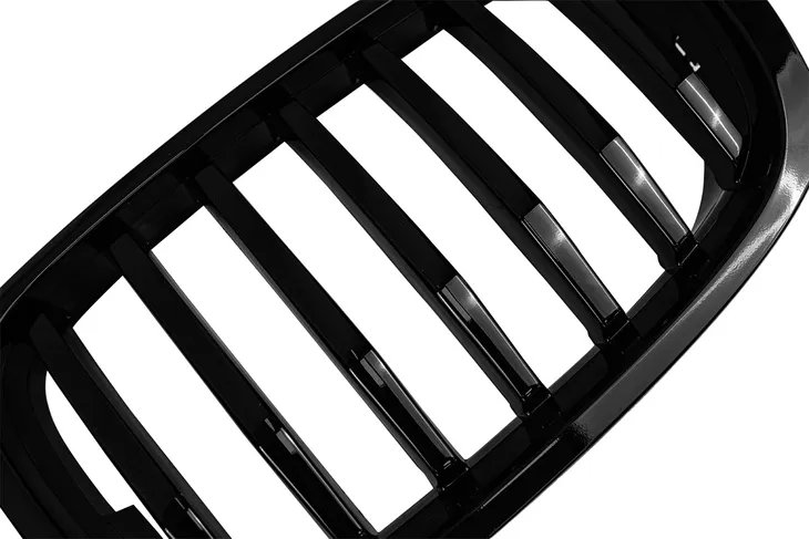 grill-bmw-x6-e71-e72-x5-e70-pojedyncze-zeberka-gloss-black-producent-czesci-mtuning