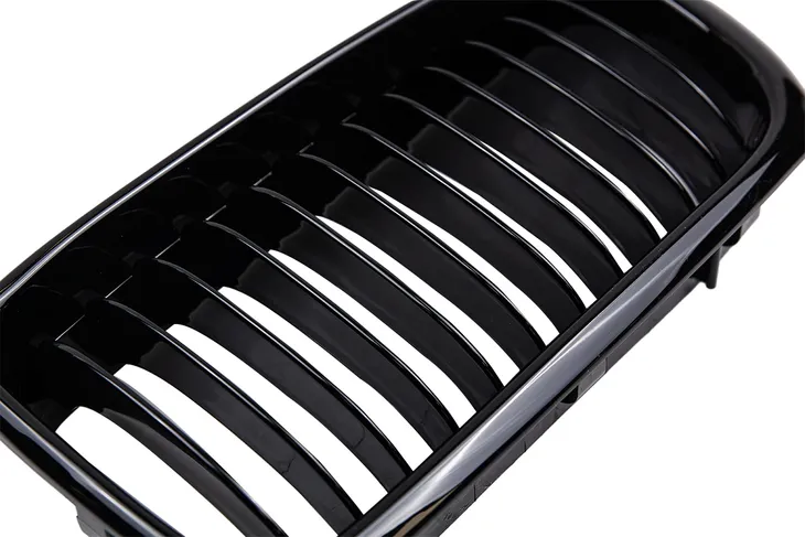 grill-bmw-7-e38-pojedyncze-zeberka-gloss-black-stan-nowy-producent-czesci-mtuning