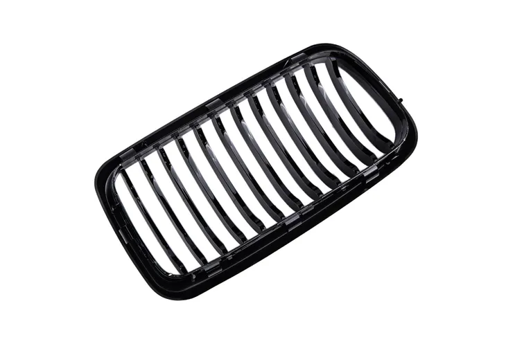 grill-bmw-7-e38-pojedyncze-zeberka-gloss-black-producent-czesci-mtuning-stan-nowy
