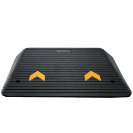 vevor-podjazd-progowy-z-gumy-nosnosc-15-ton-ramp-do-kraweznika-90x62x10cm