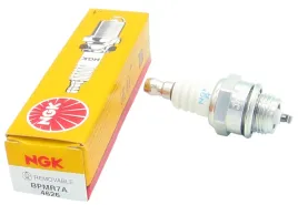 swieca-ngk-bpmr7a-4626-do-stihl-husqvarna-makita-zaplon-do-pilarki-i-kosy
