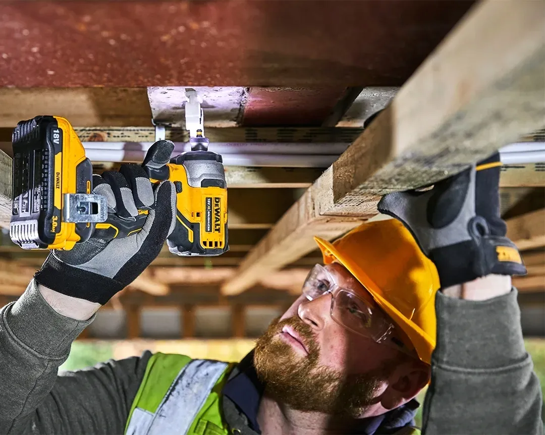 dewalt-dck2062d2t-wkretarka-dcd709-klucz-dcf809-stan-nowy