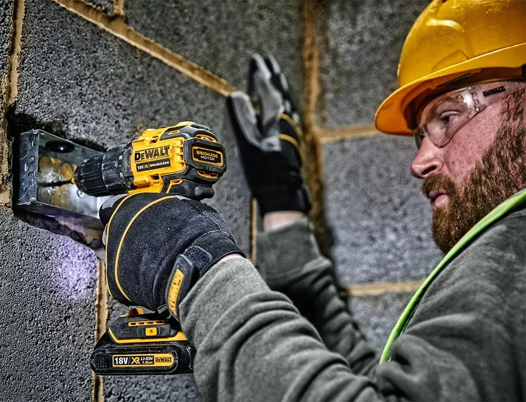 dewalt-dck2062d2t-wkretarka-dcd709-klucz-dcf809