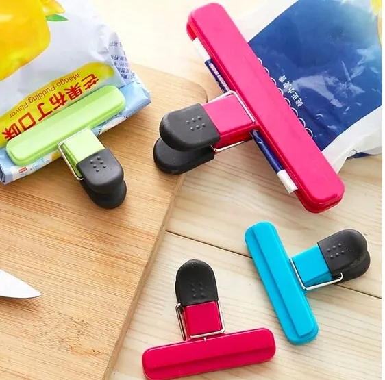 klips-z-magnesem-ravi-kitchen-fun-l-blekitny-dlugosc-8-cm