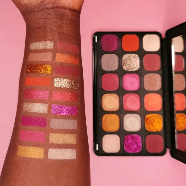 paleta-cieni-makeup-revolution-prasowane-forma-prasowane