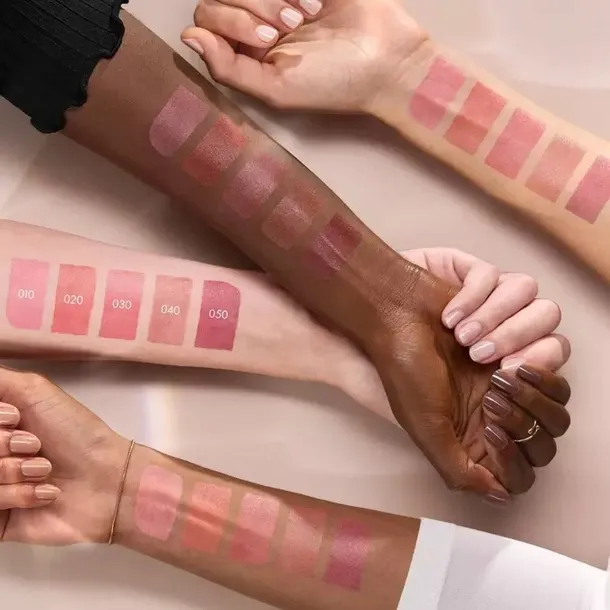 catrice-roz-blush-affair-010-10ml-wykonczenie-matowe