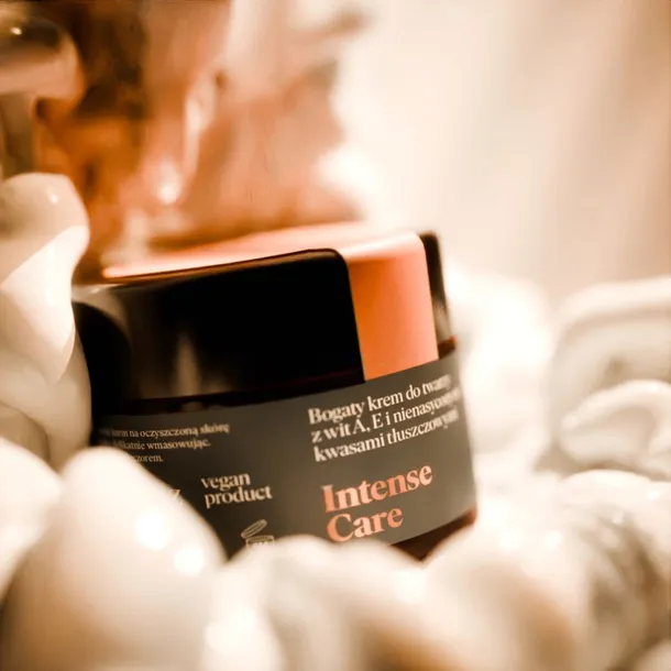 make-me-bio-intense-care-krem-do-twarzy-50ml-bogatyz-wit-a-e-konsystencja-krem