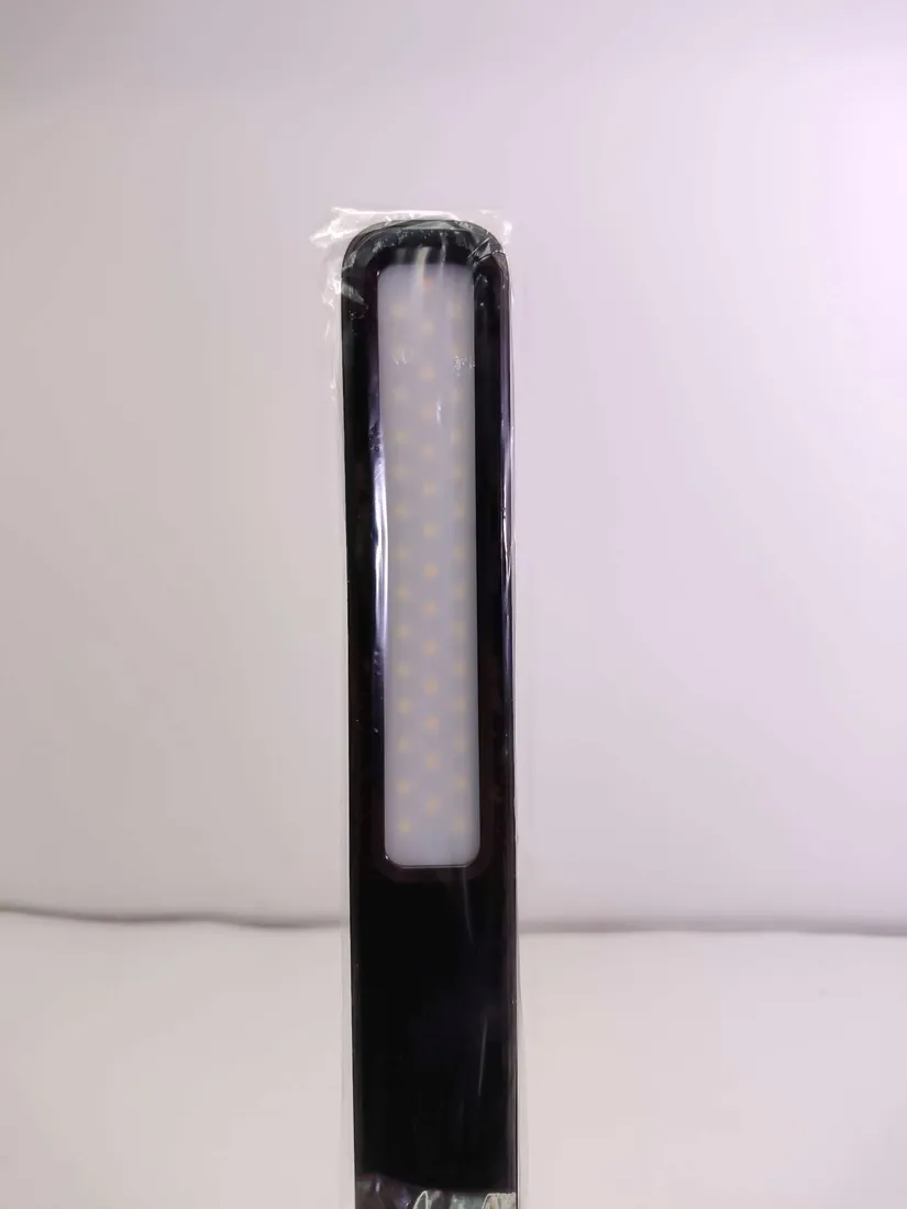 lampka-biurkowa-led-3-tryby