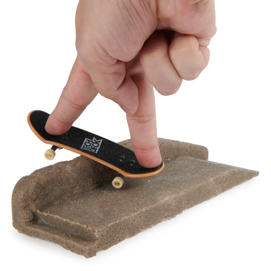 fingerboard-spin-master-diy-concrete
