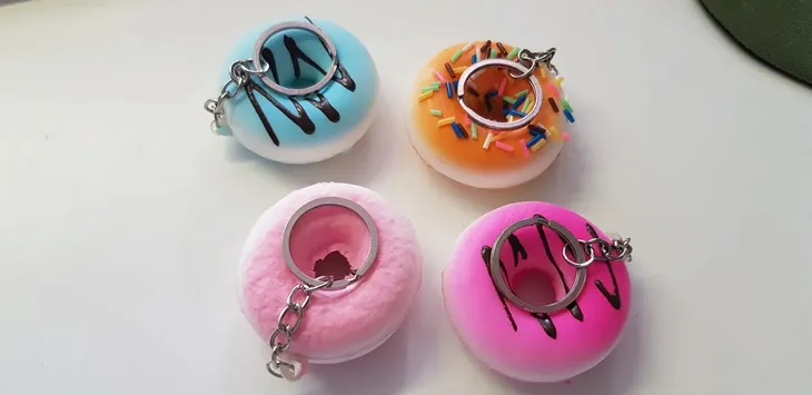 brelok-breloczek-do-kluczy-paczek-donut-donat-stan-nowy