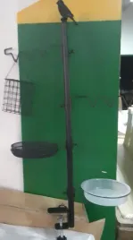 karmnik-dla-ptakow-na-nozce