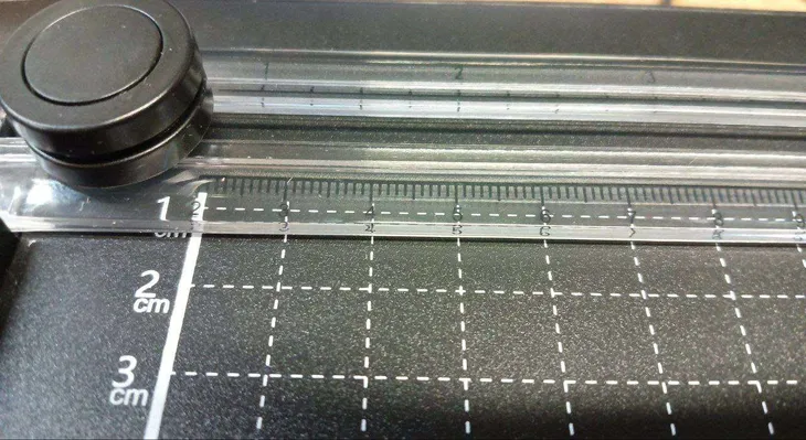 laminator-amazonbasic-b09q9679p1-na-goraco-rodzaj-laminacji-na-goraco