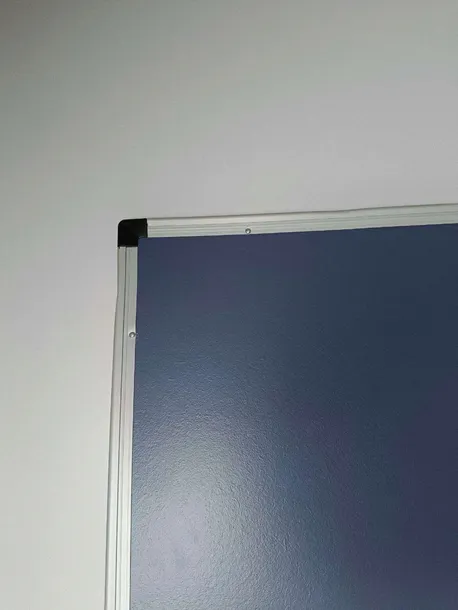 tablica-magnetyczna-amazon-basics-whiteboard-stan-powystawowy