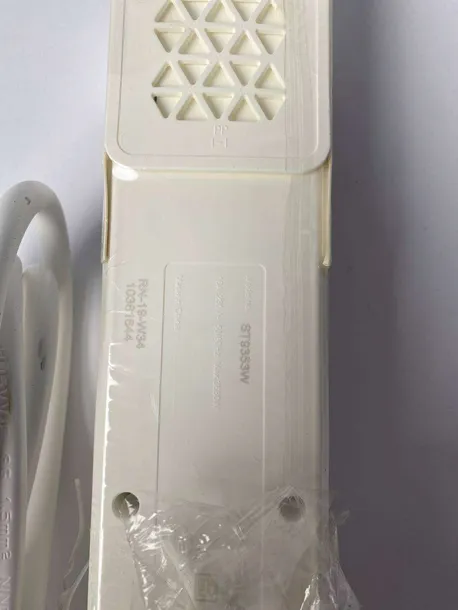 gniazdo-elektryczne-scienne-schneider-electric-bialy-uziemienie-z-uziemieniem