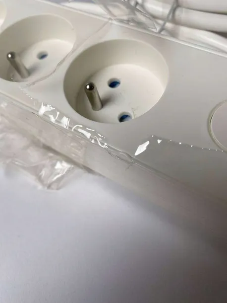 gniazdo-elektryczne-scienne-schneider-electric-bialy-kolor-bialy