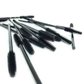 silikonowa-szczoteczka-do-ukladania-oraz-rozdzielania-rzes-i-brwi-sz5285-50