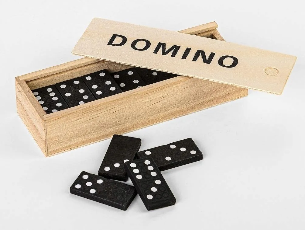domino-drewniane