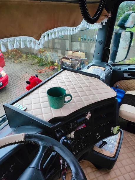 Półka, Stolik na kokpit Scania R/G/P 2004-2009r