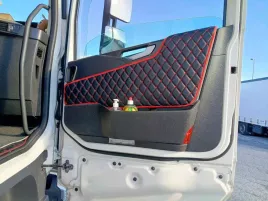 boczki-skaj-tir-volvo-fh-4-od-2013r-skaj-royal