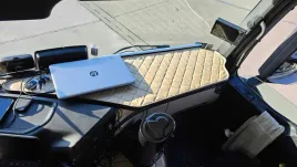 polka-stolik-na-kokpit-tir-mercedes-actros-mp-5
