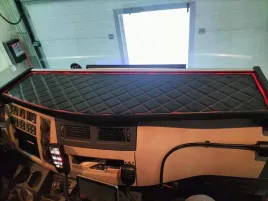 polka-stolik-na-kokpit-volvo-fe-fl