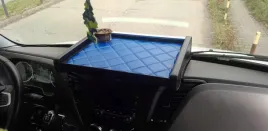 polka-srodkowa-stolik-bus-van-iveco-daily-od-2014r