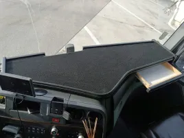 polka-duza-stolik-z-szuflada-renault-gama-t