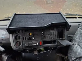 polka-stolik-na-kokpit-mercedes-atego-axor-od-1996r