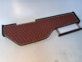 polka-stolik-na-kokpit-tir-daf-xf-106-skaj-royal