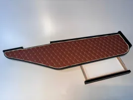 polka-na-kokpit-tir-mercedes-actros-mp4-szeroka-kabina-skaj-royal