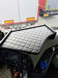 polka-stolik-na-kokpit-tir-ford-f-max