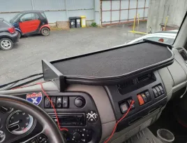polka-stolik-na-kokpit-daf-lf-2001-2013r
