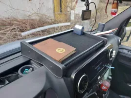 polka-stolik-bus-mercedes-sprinter-po-2018r-w-907-w-910