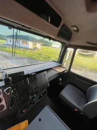 polka-stolik-na-kokpit-tir-man-f-2000-z-szuflada