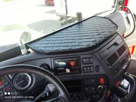 polka-stolik-na-kokpit-tir-daf-xf-106-skaj