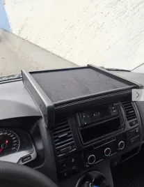 polka-na-kokpit-vw-t5-welur