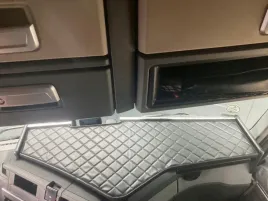 polka-na-kokpit-renault-gama-t-z-szuflada-skaj