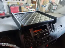 polka-stolik-na-kokpit-vw-t5