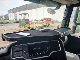 polka-srodkowa-stolik-iveco-stralis-s-way