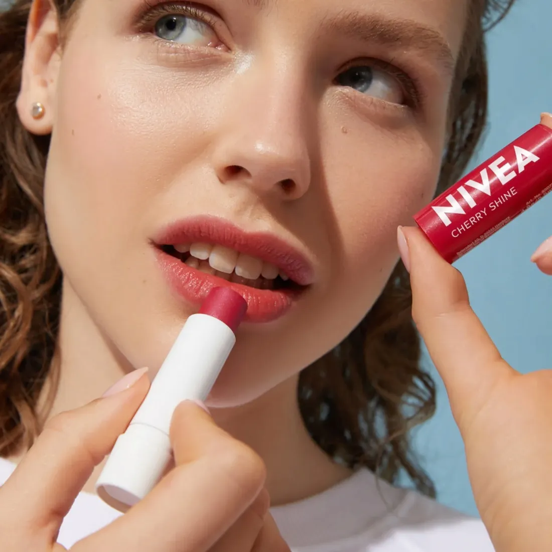 pomadka-ochronna-do-ust-nivea-cherry-shine