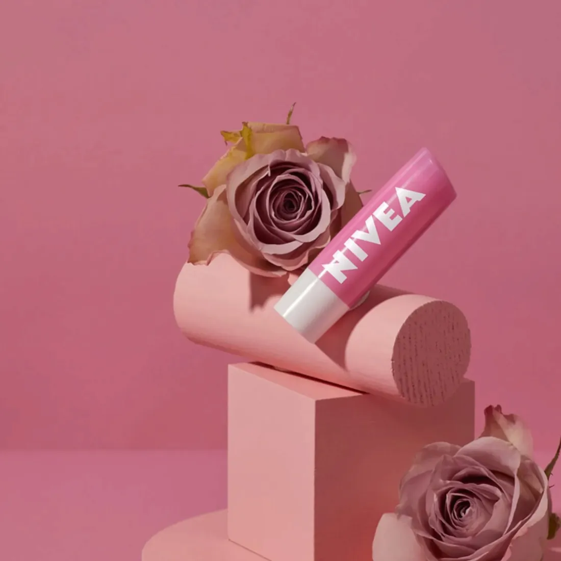 pomadka-ochronna-do-ust-nivea-soft-rose