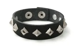 bransoletka-goth-czarna-kolce-cwieki