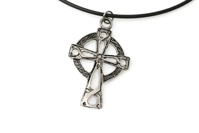 wisiorek-krzyz-celtycki-celtic-goth-ska-rock