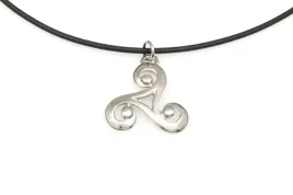 wisiorek-triskel-naszyjnik-talizman-i-amulet