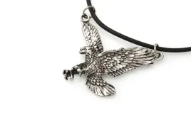 wisiorek-atakujacy-orzel-znak-wladzy-i-sily