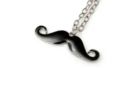 wisiorek-naszyjnik-czarne-wasy-japan-style