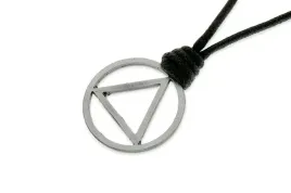 wisior-triada-symbol-sily-i-trzezwosci