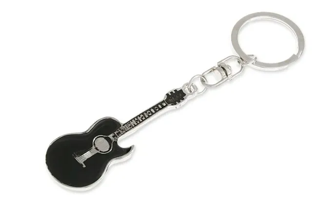 breloczek-samochodowy-z-czarna-gitara