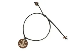 bransoletka-drewniana-z-kotwica-regulowana